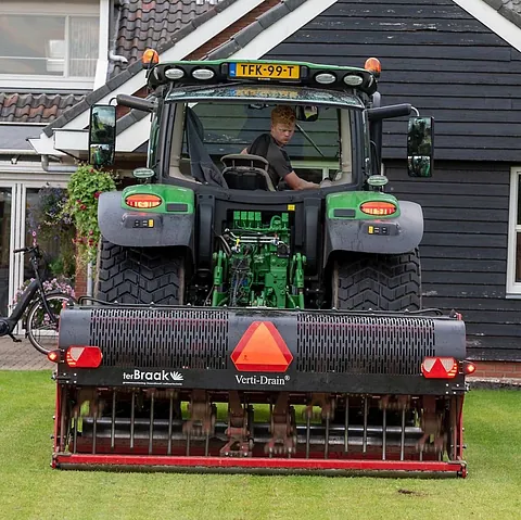 [vacature allround medewerker en machinist trekker en minikraan]
